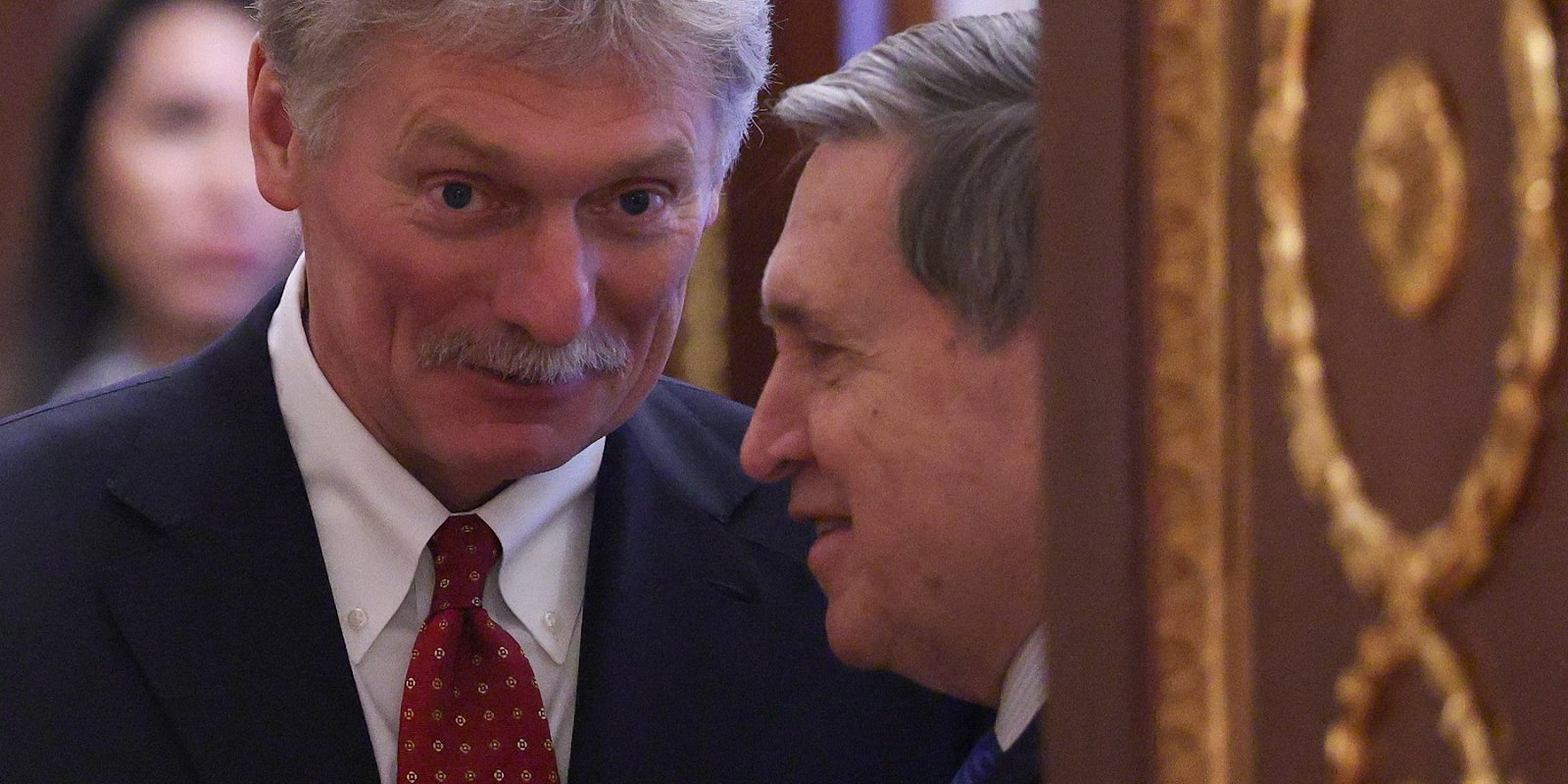 Foreign policy aide to the Russian dictator Yuri Ushakov and Kremlin spokesperson Dmitry Peskov (Photo: REUTERS/Ramil Sitdikov/Pool)