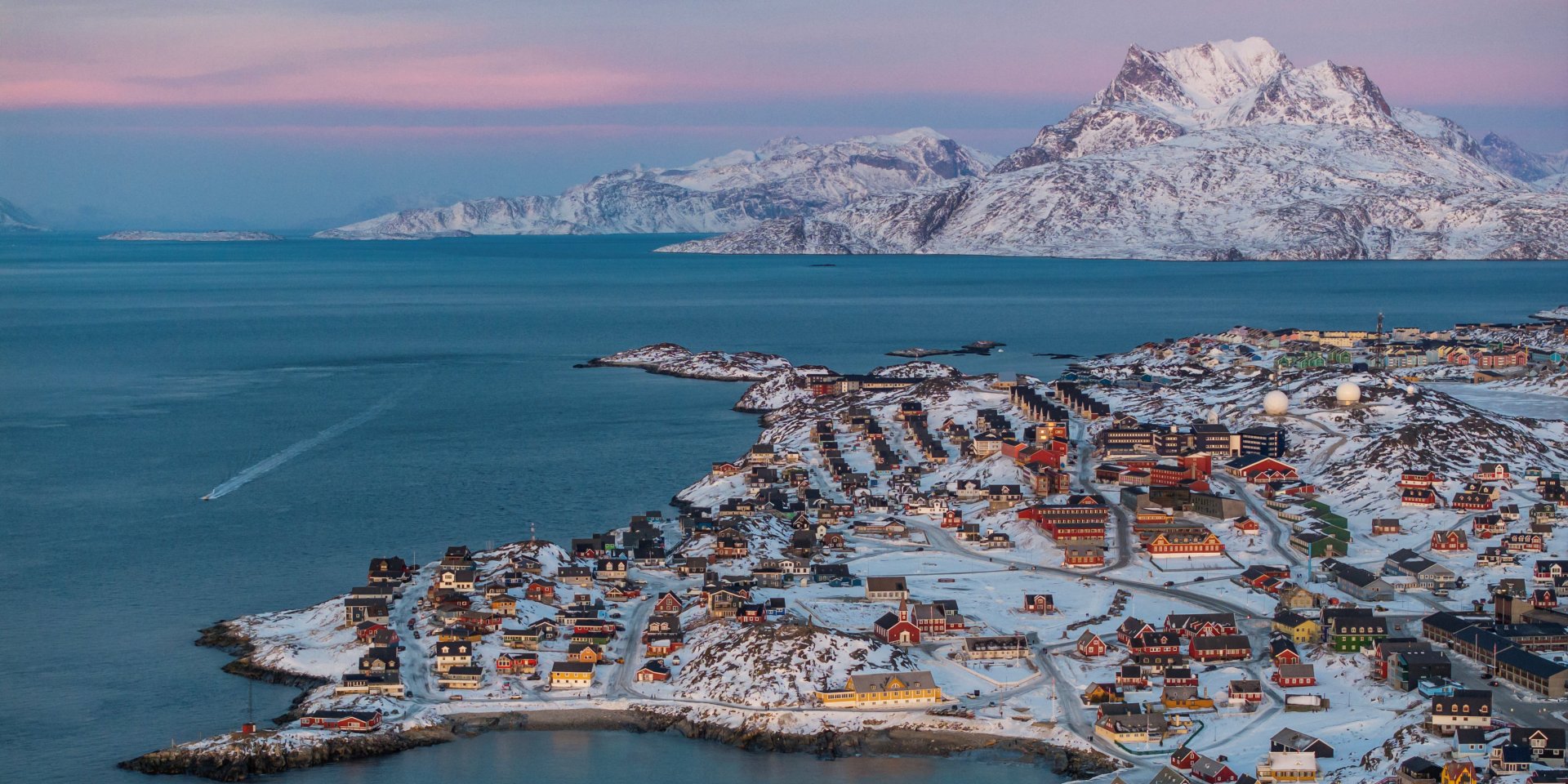 Панорама міста Нуук, столиці і найбільшого міста Гренландії, 25 січня 2026 (Фото: REUTERS/Marko Djurica)