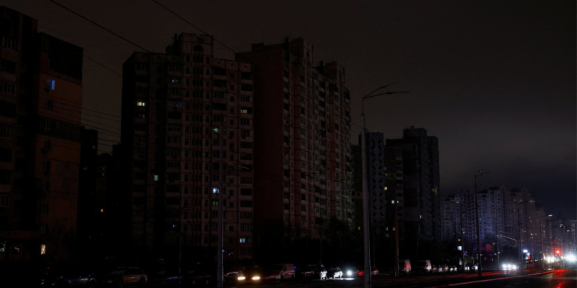 Kyiv in blackout (Photo: REUTERS/Valentyn Ogirenko)