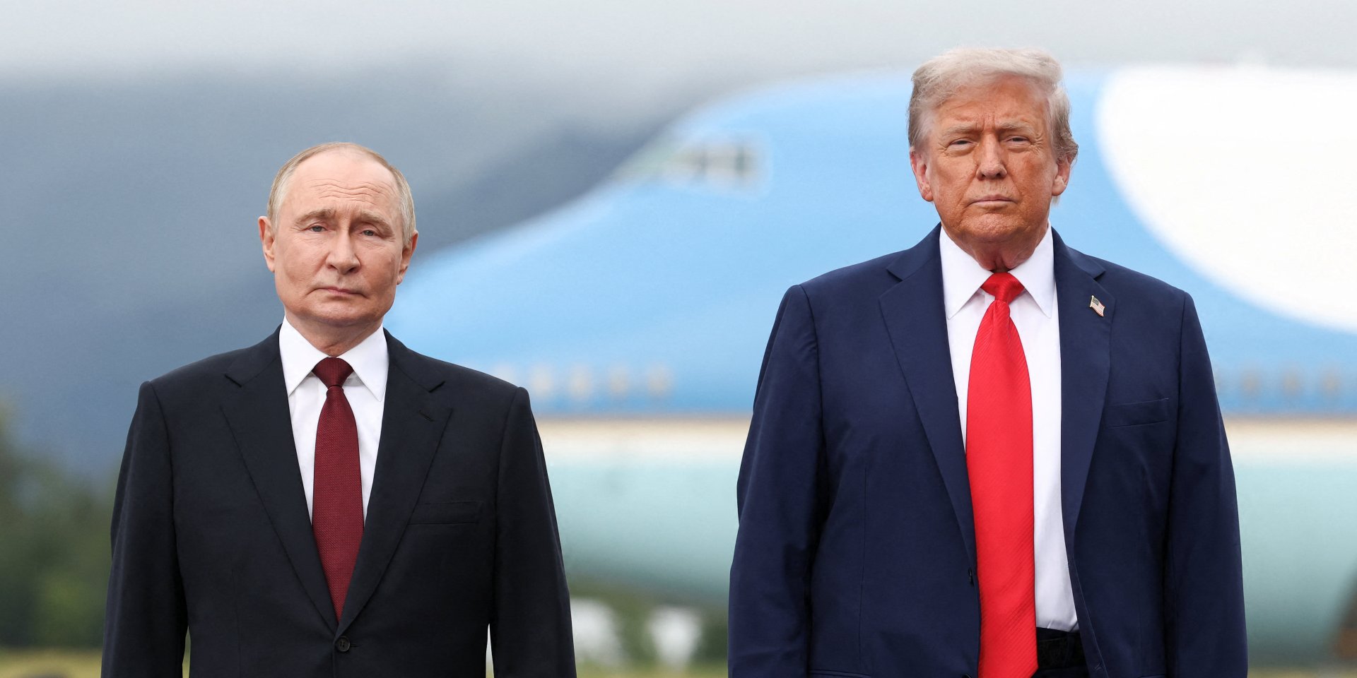 Російський диктатор Володимир Путін і президент США Дональд Трамп на зустрічі в Анкориджі, Аляска, 15 серпня 2025 рік (Фото: REUTERS/Kevin Lamarque)