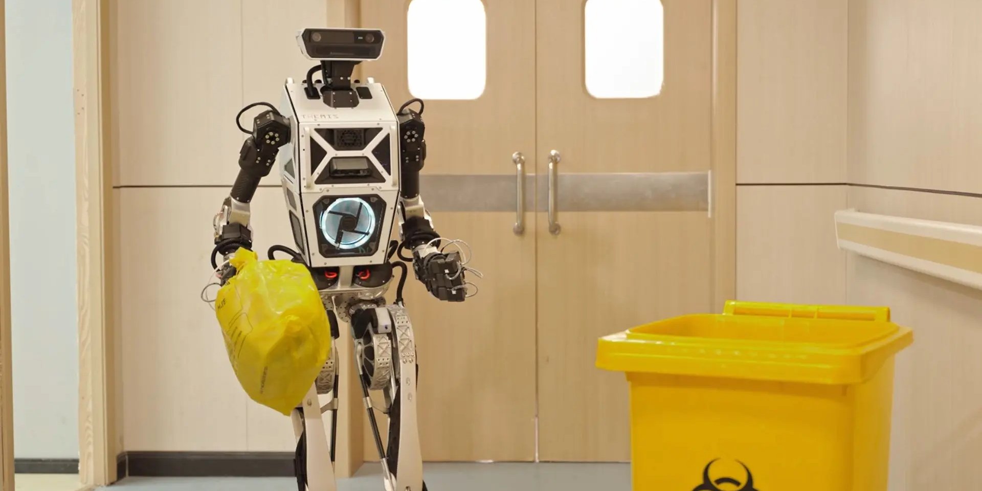 Большинство гуманоидов раньше останавливались, чтобы взять или передвинуть предмет (Фото: Westwood Robotics/YouTube)