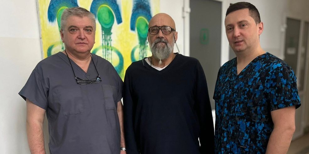 Мужчина не ел персики в последнее время, однако едва не умер из-за косточки фрукта (Фото: Facebook Університетська лікарня ЛНМУ імені Данила Галицького)