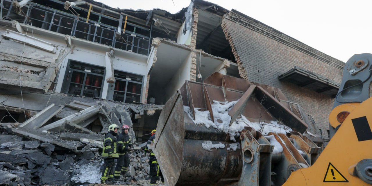 Последствия удара по одной из киевских ТЭЦ, которую атаковали россияне в ночь на 3 февраля (Фото: Денис Шмыгаль / Telegram)