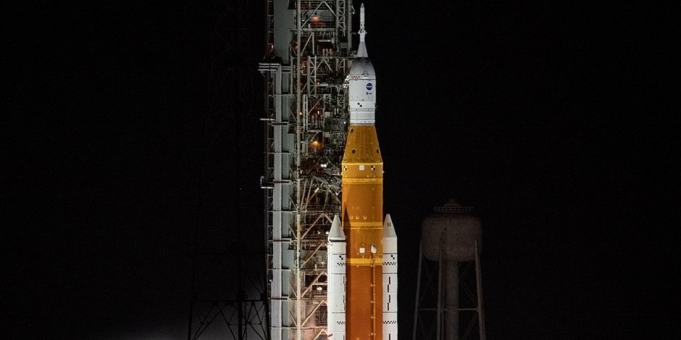 Ракета-носій НАСА Space Launch System (Фото: Джоэл Ковски)