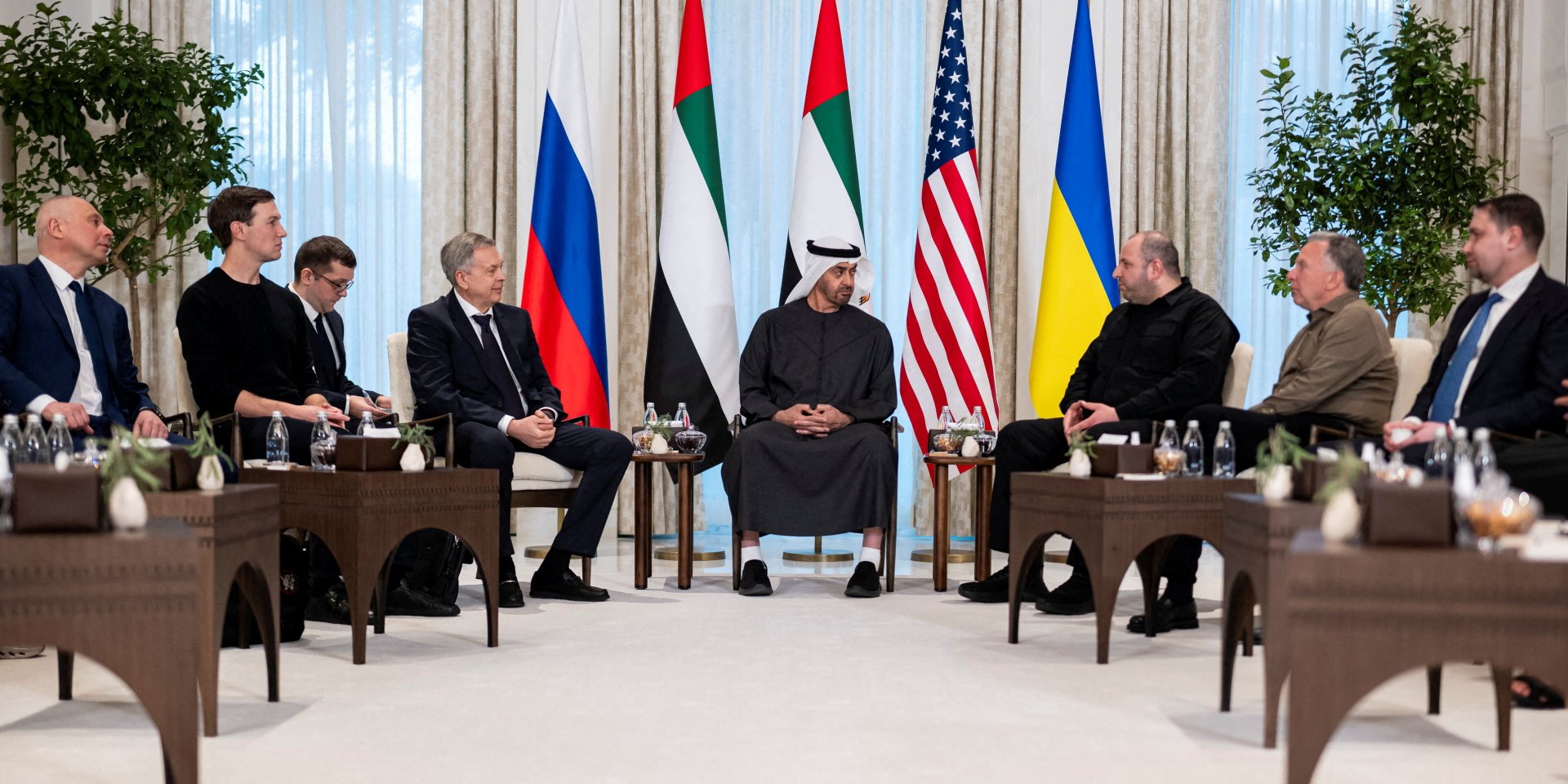 Тристоронні переговори між Україною, Сполученими Штатами та Росією, що проводяться в палаці Аль-Шаті в Абу-Дабі, 23 січня 2026 рік (Фото: Hamad Al Kaabi/UAE Presidential Court/Handout via REUTERS)