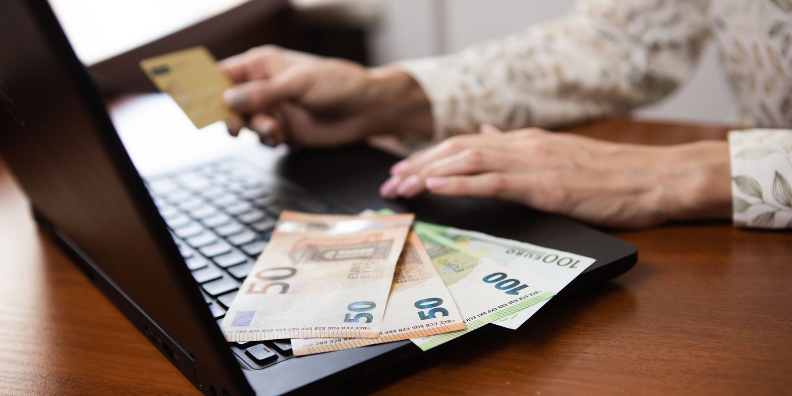 Вероятно работодатели больше не будут покупать дорогие инструменты, а предложат использование ИИ (Фото: Пресс-центр НБУ)