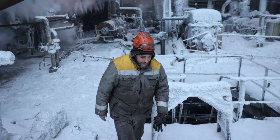 Росія продовжує бити по енергетиці України (Фото: REUTERS/Roman Baluk)