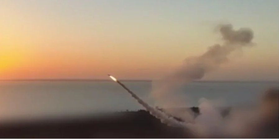 Предполагаемый момент запуска ракет Фламинго (Фото: Скриншот видео / Николаевский Ванек / Telegram)