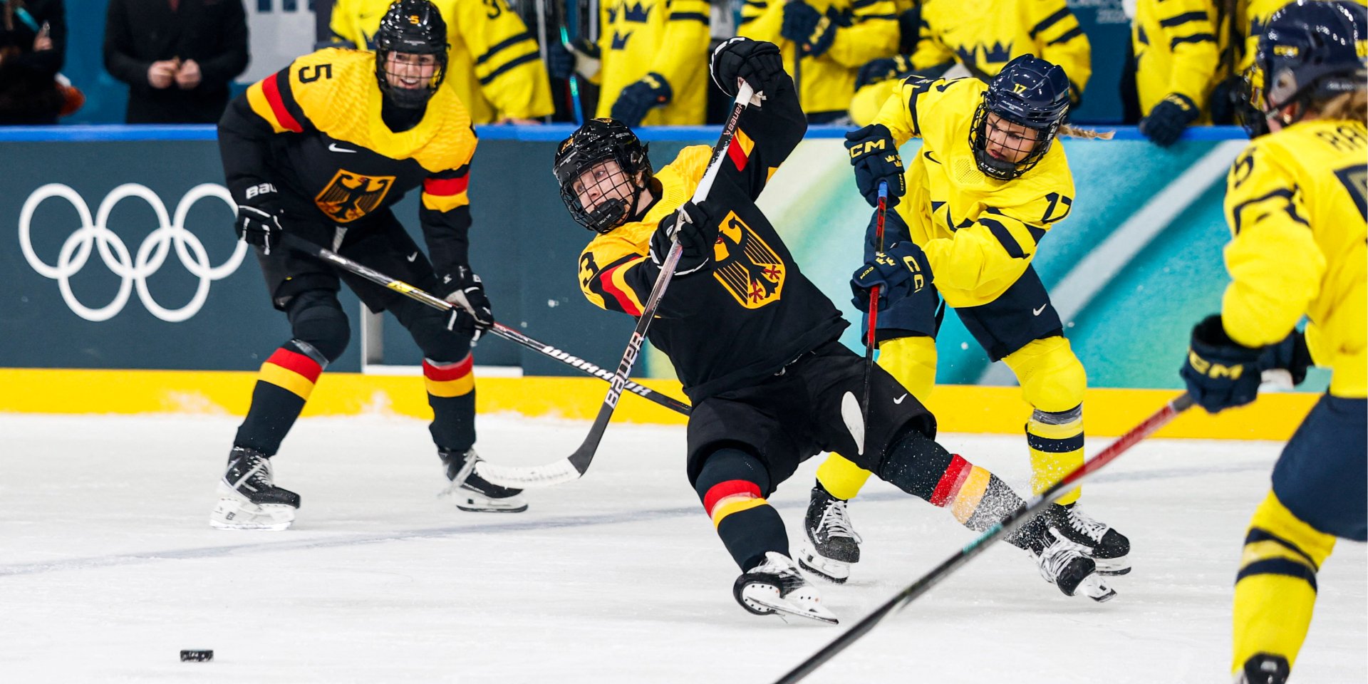 Матч Швеції та Німеччини на Олімпіаді-2026 (Фото: REUTERS/David W Cerny)