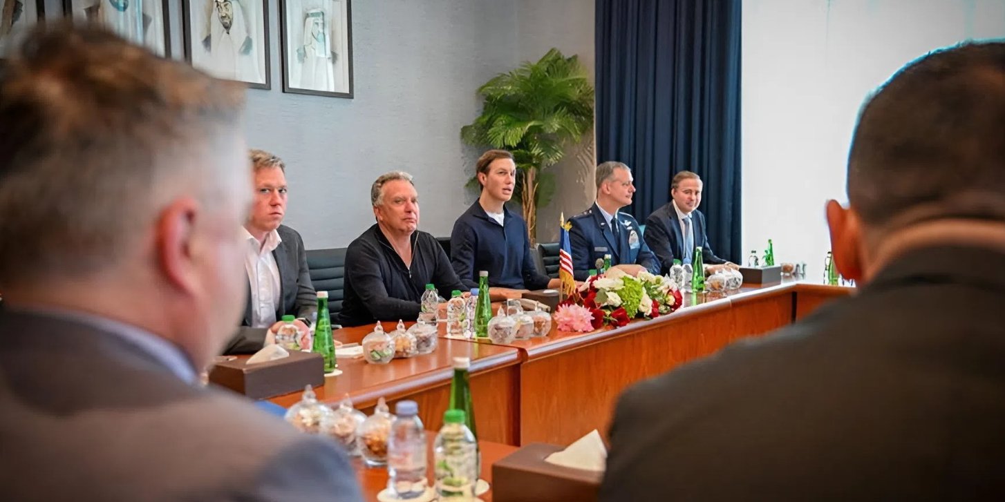 Члени делегації США взяли участь у другому раунді тристоронніх переговорів між Україною, США та Росією в Абу-Дабі, 4 лютого 2026 рік (Фото: UAE Ministry of Foreign Affairs/Handout via REUTERS)