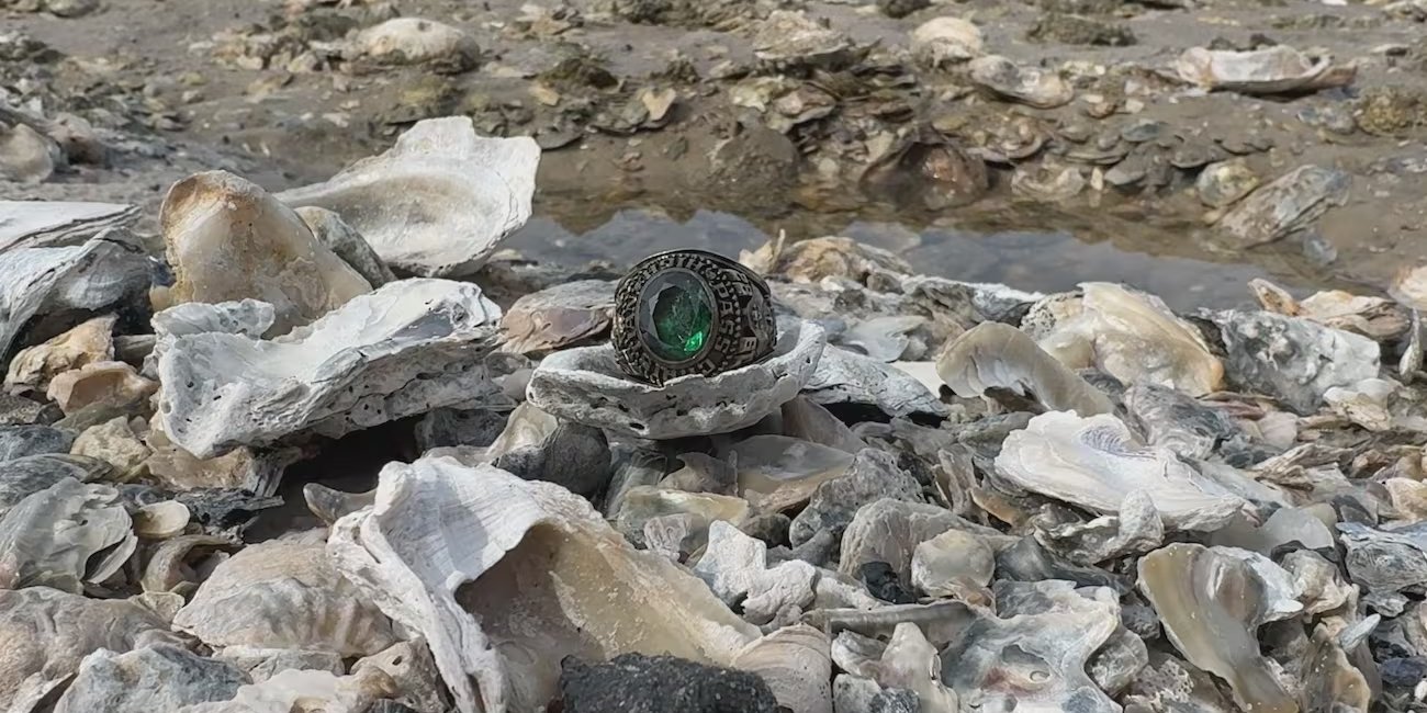 Чоловік знайшов свій перстень через 44 роки роки (Фото: WLOX)