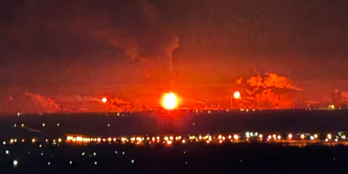 Massive fire in Russia's Volgograd, Feb. 11 (Photo: Baza/Telegram)
