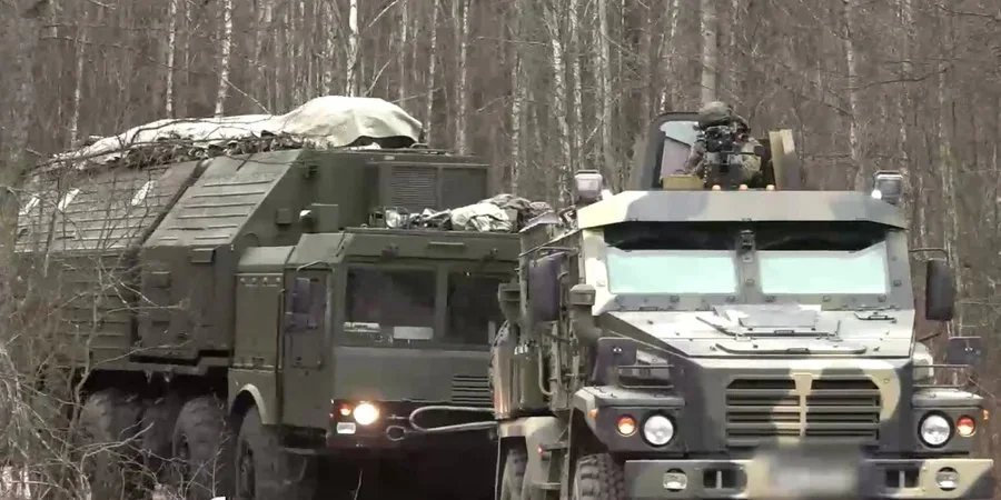 У Білорусі виявили нові транспортні засоби на базі, де розташований Орєшнік (Фото: Міноборони РФ / Скриншот)