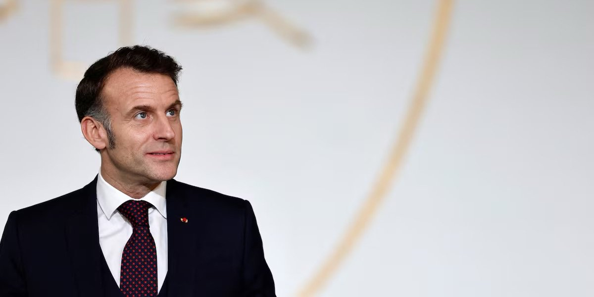 Macron explained why it is not worth rushing to start negotiations with Russia. (Photo: REUTERS/Benoit Tessier)