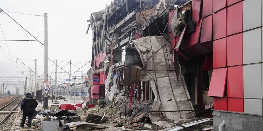Fastiv railway station, destroyed in Russian strike  in Dec. 6, 2025 (Photo: Serhii Okunev / NV)