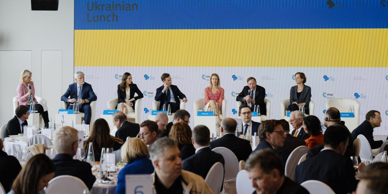 n Lunch at the Munich Security Conference in 2023 (Photo: Валентин Ростовіков / PinchukFund)