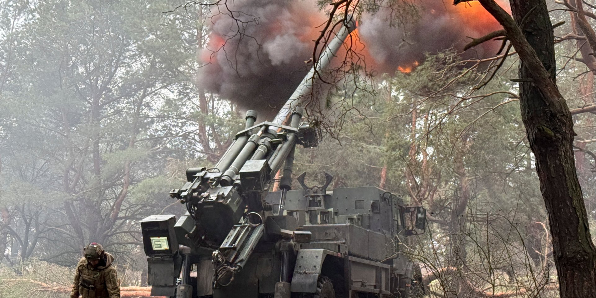 Українські військові ведуть вогонь з самохідної гаубиці Caesar на лінії фронту у Запорізькій області, 16 лютого 2026 року (Фото: REUTERS)