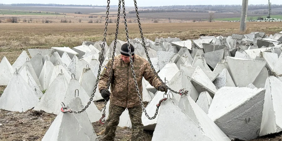 Fragmented planning plagues Ukrainian fortifications construction / The ...