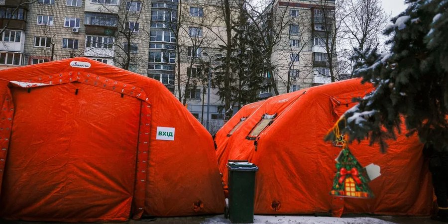 Пункт незламності в Києві (Фото: REUTERS/Alina Smutko)