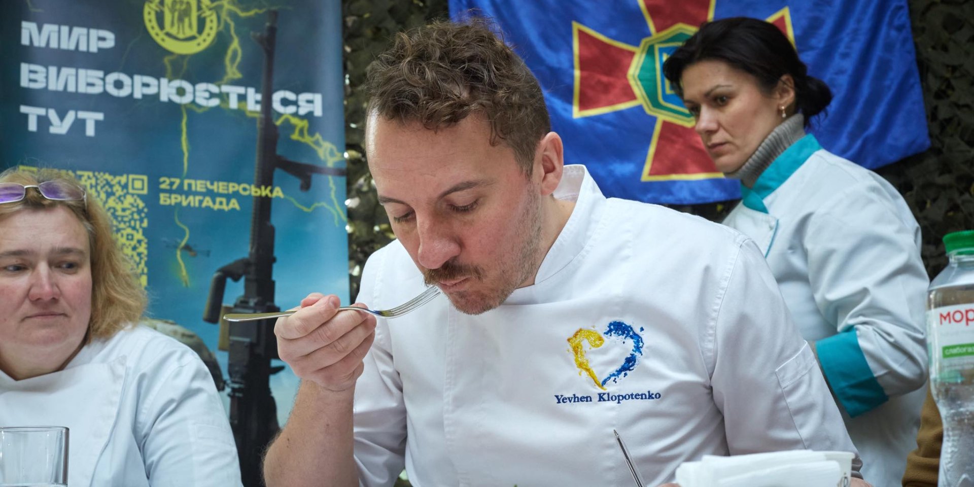 Євген Клопотенко став суддею на першому в Україні конкурсі серед військових кухарів. (Фото: klopotenko.com)