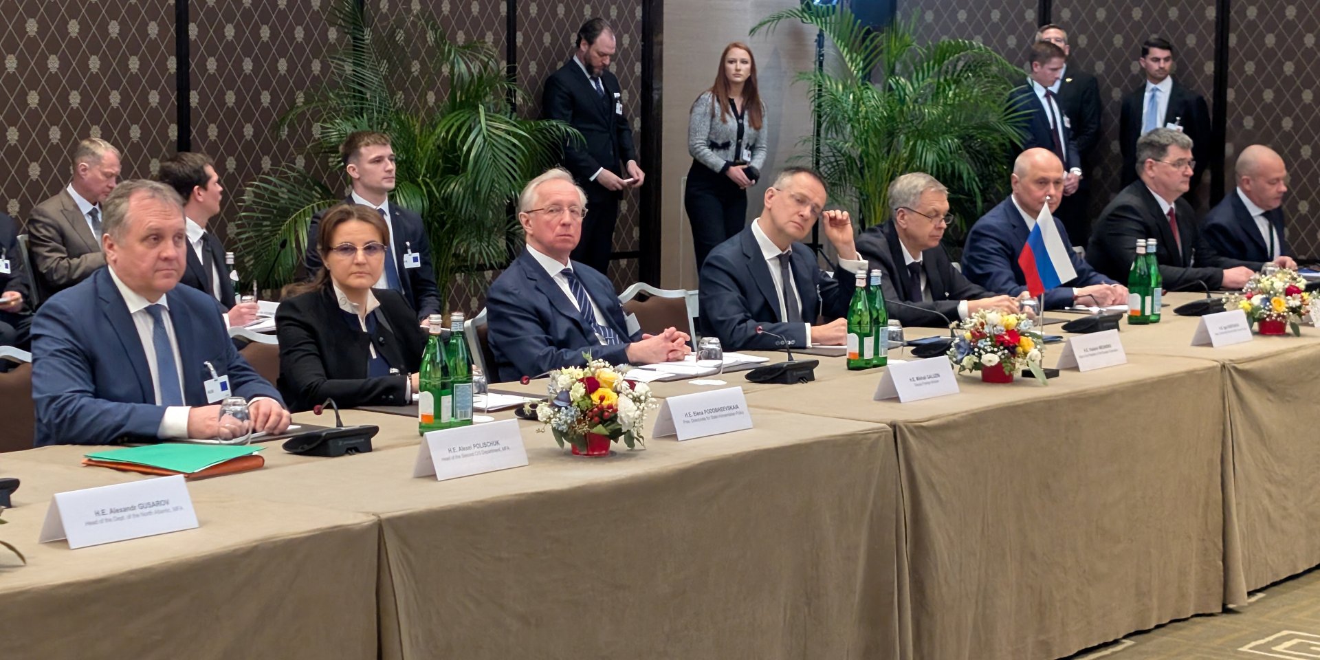 Російська делегація в перший день третього раунду тристоронніх переговорів між делегатами України, США та РФ у Женеві, 17 лютого 2026 рік (Фото: Press service of the National Security and Defence Council of Ukraine/Handout via REUTERS)