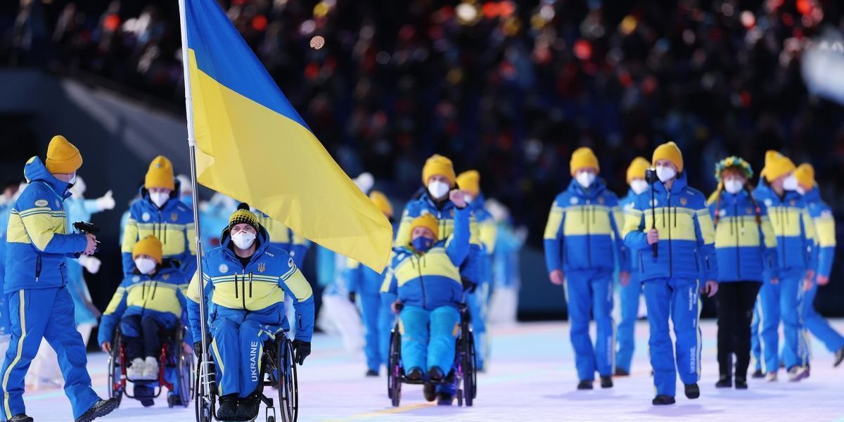 Сборная Украины во время церемонии открытия Паралимпиады-2022 в Пекине (Фото: facebook.com/NationalSportsCommitteeOfTheDisabledOfUkraine)