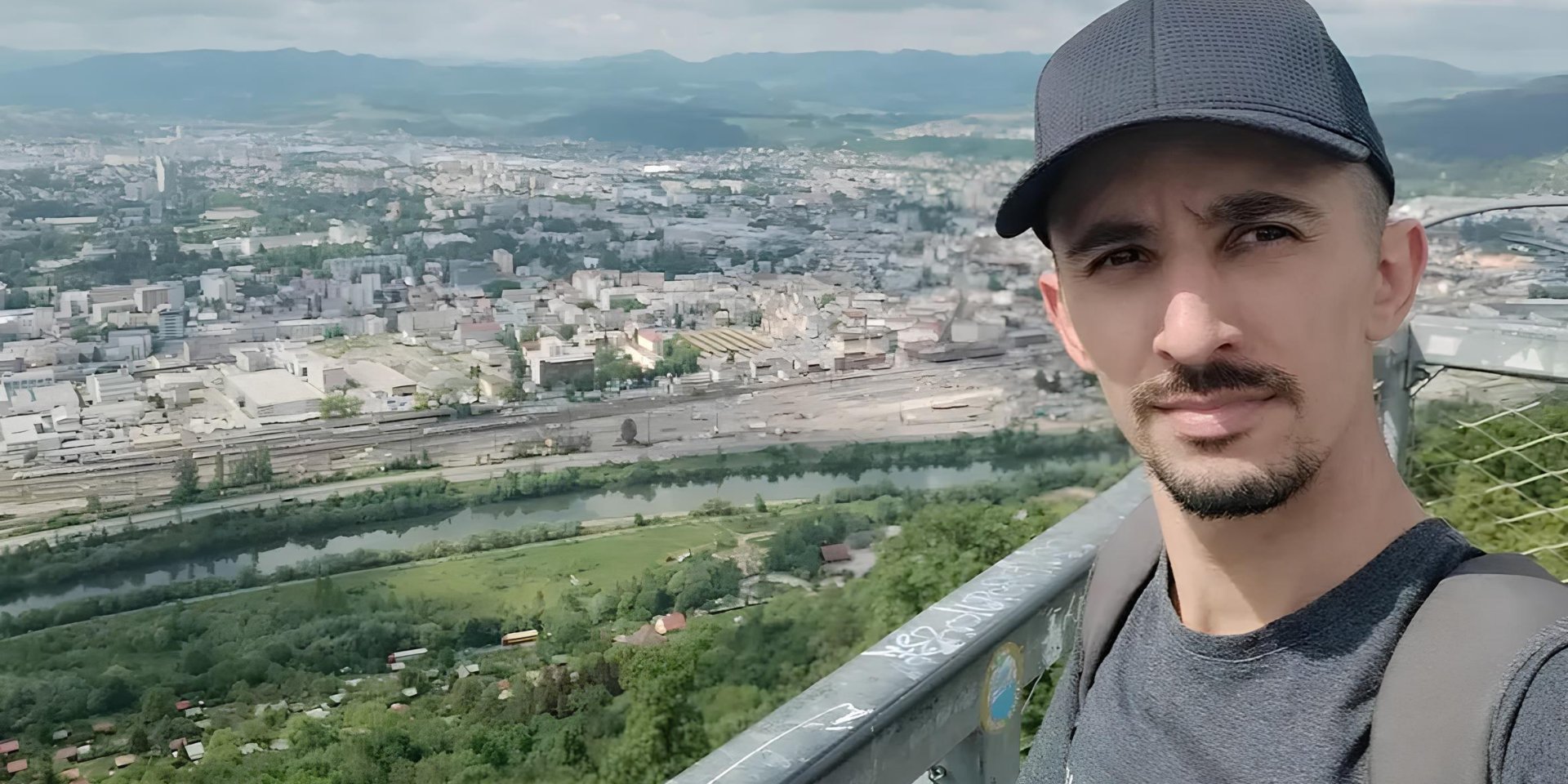 Росіянин повернувся до рідної країни і його заарештували (Фото: Семен Кравченко/Соцмережі)