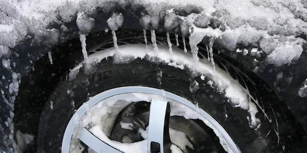 Примерзли гальма авто (Фото: depositphotos.com)