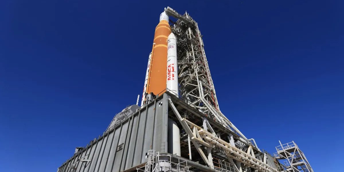 NASA усуває збій у верхньому ступені ракети Artemis 2 Space Launch System, який, ймовірно, затримає запуск місячної місії (Фото: NASA/Ben Smegelsky)