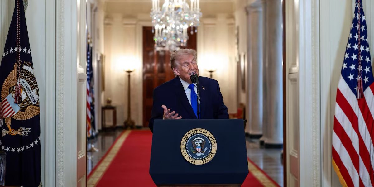 Трамп запровадив 10% імпортний тариф після рішення Верховного суду (Фото: REUTERS/Evelyn Hockstein)
