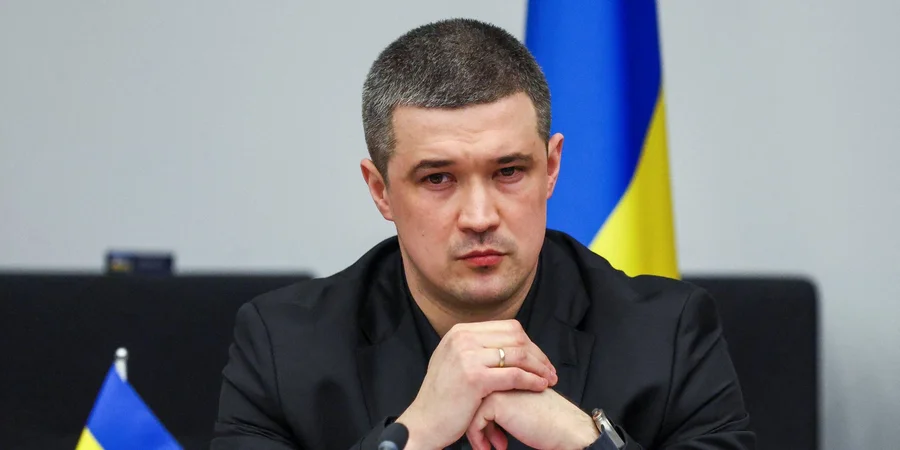 Михайло Федоров також працюватиме над збільшенням кількості контрактників в армії, розповів Федір Веніславський (Фото: REUTERS/Tom Nicholson)