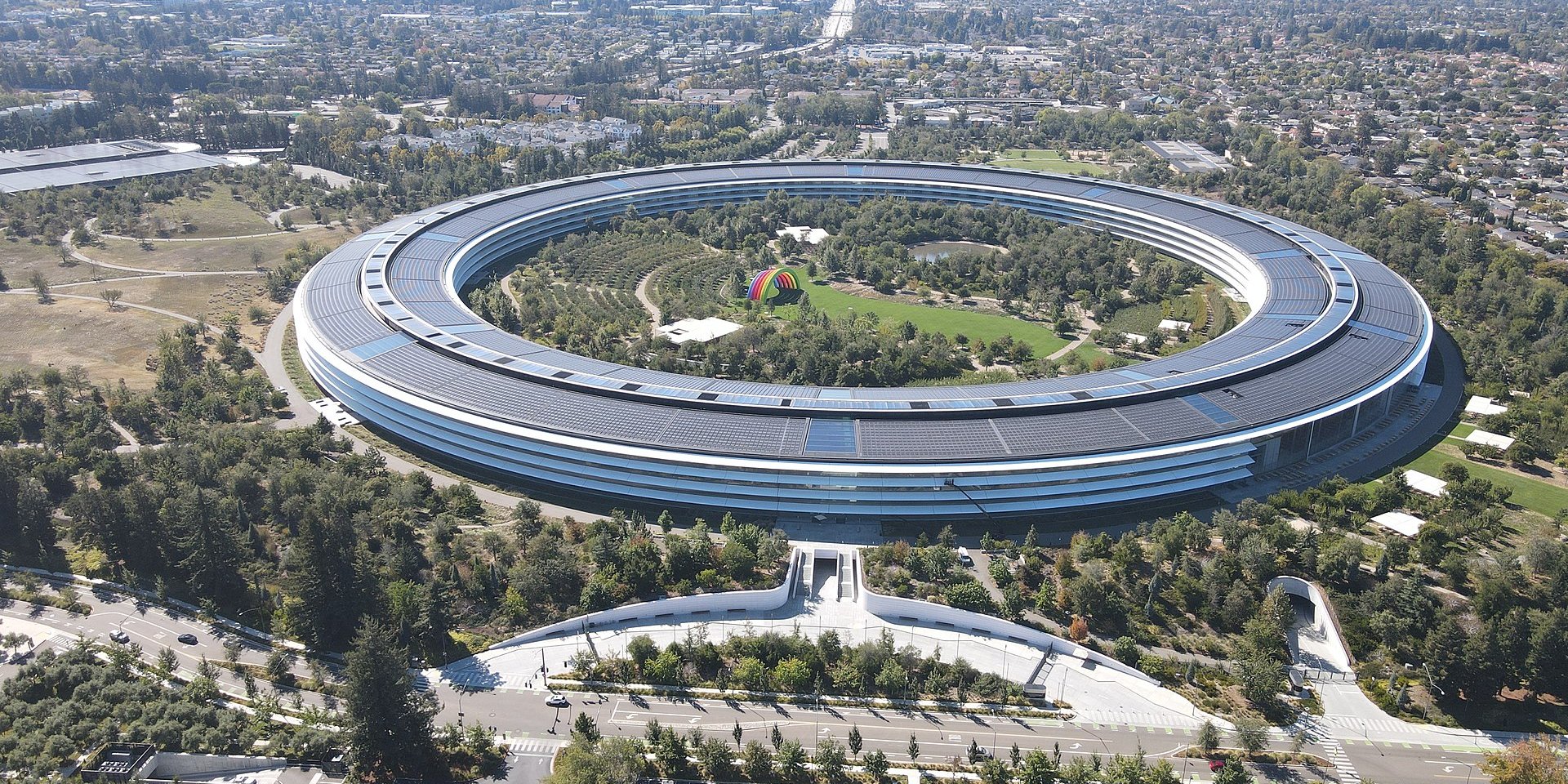 Apple Park у Купертіно, Каліфорнія (Фото: InvadingInvader.)