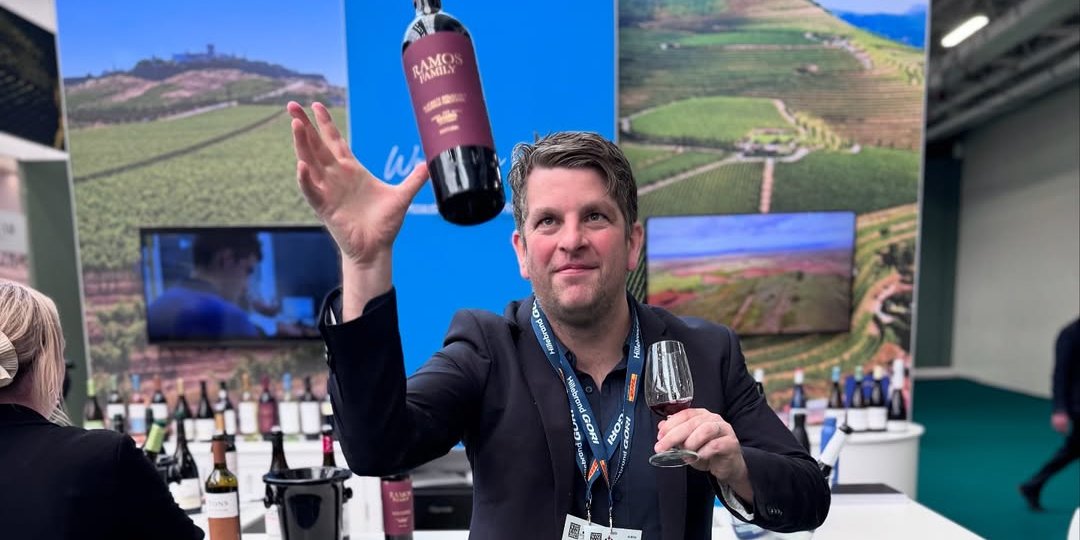 Винний експерт з Британії Люк Флаундер (Фото: Instagram @luke_flunders_wine_world)