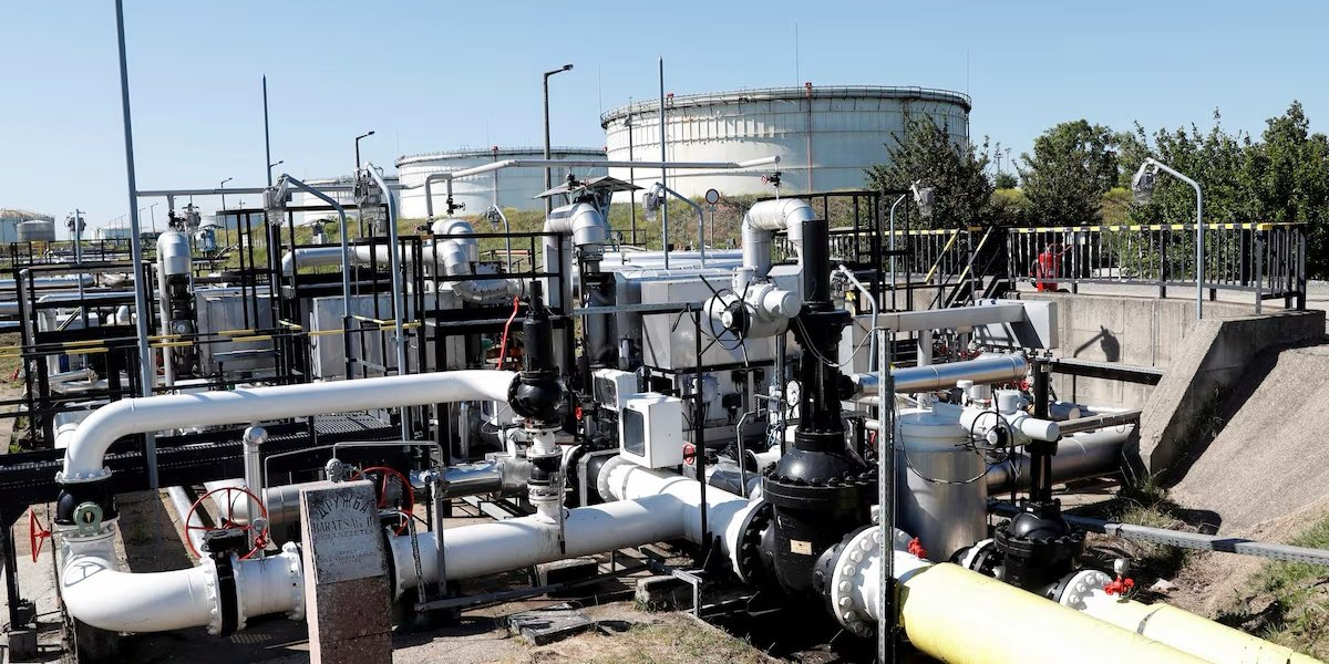 Ukraine proposes transporting oil to the EU via the Odesa–Brody pipeline (Photo: REUTERS/Bernadett Szabo)