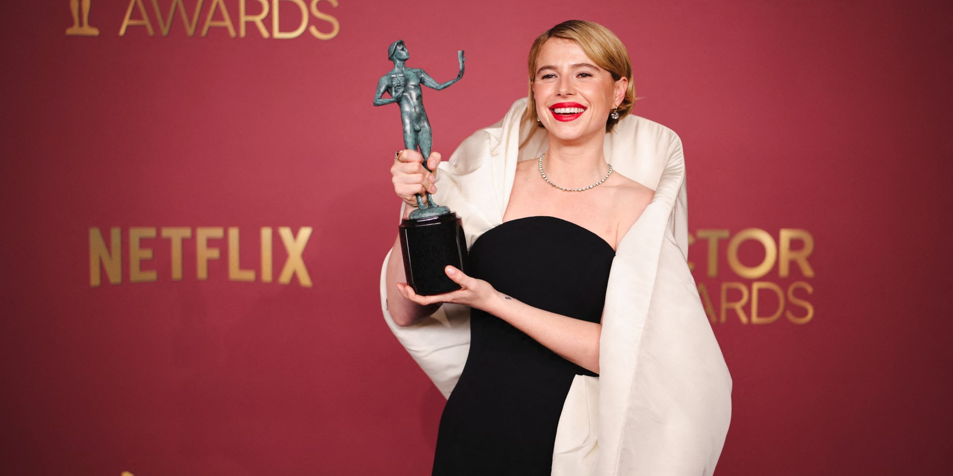 Джессі Баклі з нагородою Actor Awards (Фото: REUTERS/Daniel Cole)