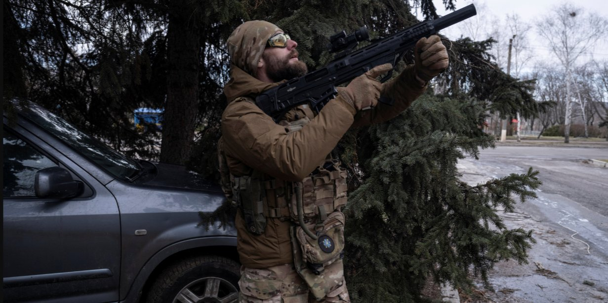 Ukrainian soldiers repelling the enemy attack on Druzhkivka, Feb. 28 (Photo: Handout via REUTERS)