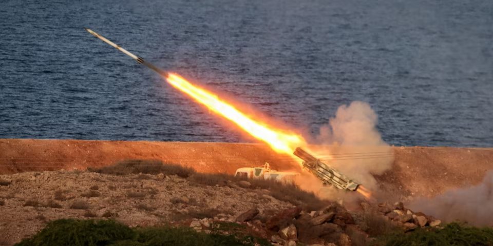 Иран наносит многочисленные удары дронами по всему Ближнему Востоку (Фото: REUTERS/Stringer)