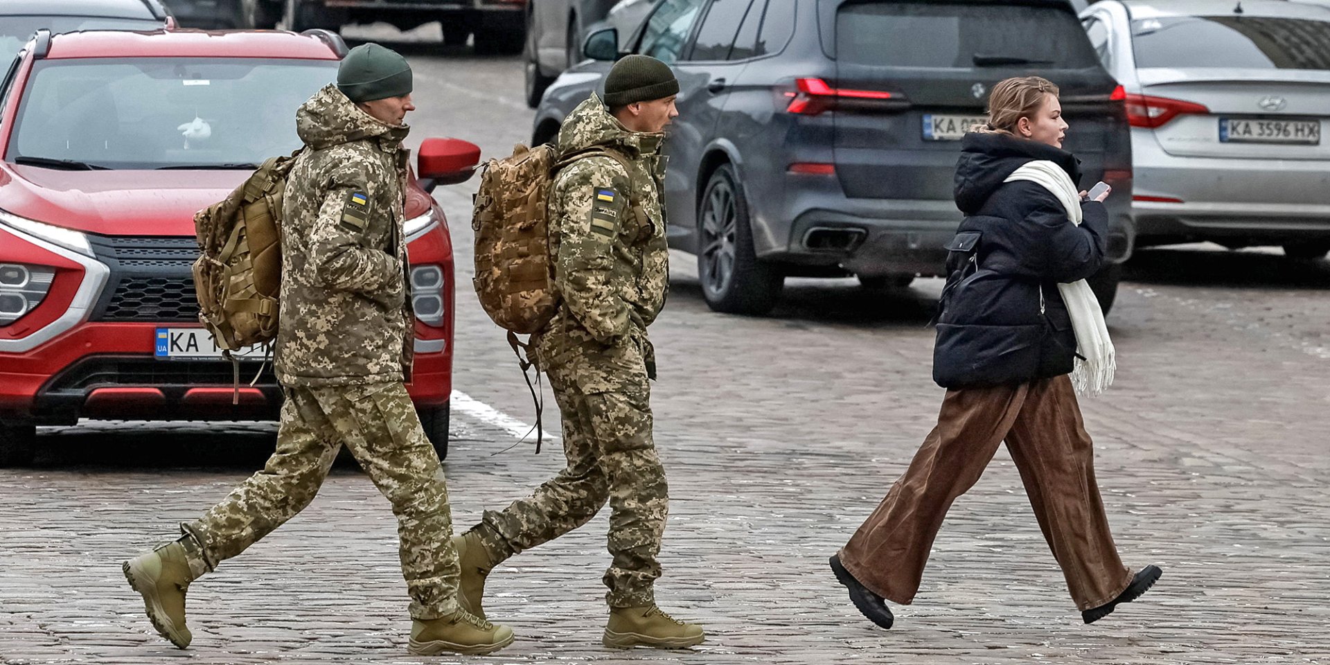 Попри несправедливість мобілізації, журналіст Гуллівер Крег не спостерігає агресії серед українців (Фото: REUTERS/Gleb Garanich)