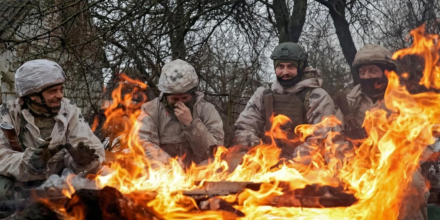 Unbreakable warmth: Recruits of the 28th Separate Mechanized Brigade during training before combat missions. Kharkiv Oblast. (Photo: REUTERS/Sofiia Gatilova)