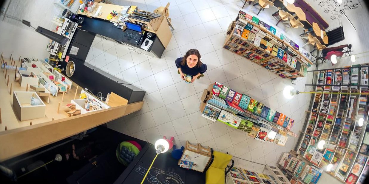 Книжный магазин Моя книжкова полиця на Театральной в Киеве (Фото: Facebook Natalia Mospan)