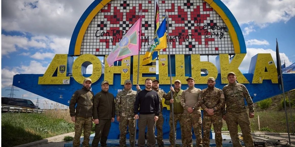 Президент Володимир Зеленський в&nbsp;один із попередніх візитів на&nbsp;Донеччину, 2024 рік (Фото: Telegram/V_Zelenskiy_official)