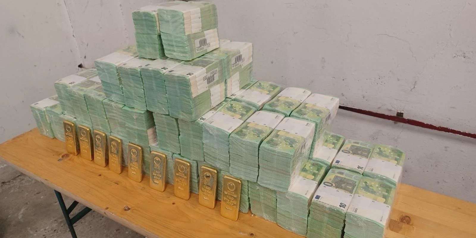 Угорщина назвала умову повернення Україні вилучених грошей Ощадбанку (Фото: Magyarorsz&aacute;g Korm&aacute;nya)