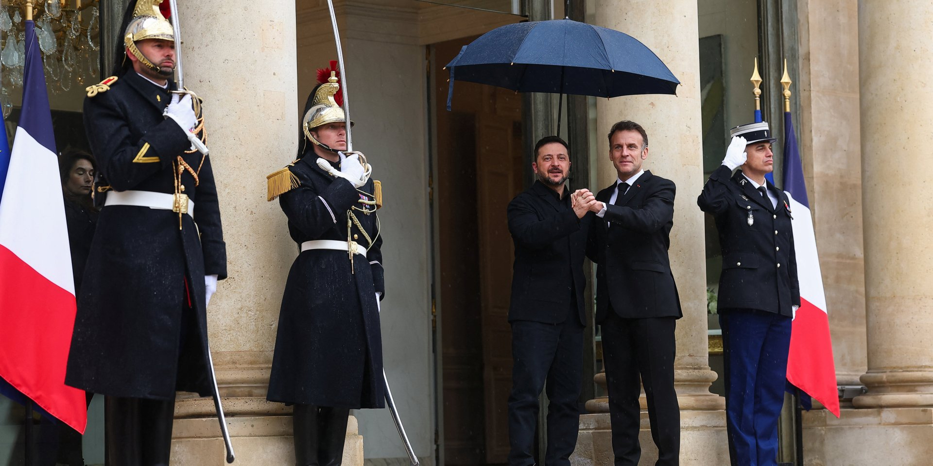 French President Emmanuel Macron welcomes Ukrainian President Volodymyr Zelenskyy in Paris, March 13, 2026 (Photo: REUTERS/Gonzalo Fuentes)