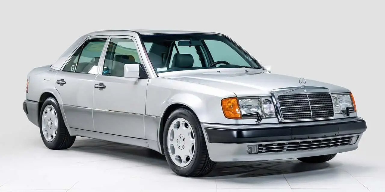 Модель 500E (кузов W124) была создана в тесном сотрудничестве с компанией Porsche (Фото: Гудинг и компания)