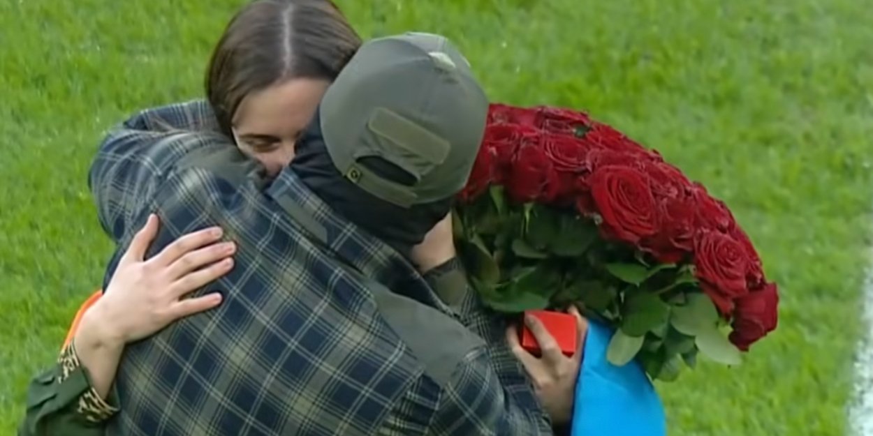 Предложение в начале футбольного матча Шахтер-Металист в начале футбольного матча (Фото: Скриншот видео Facebook FC SHAKHTAR)