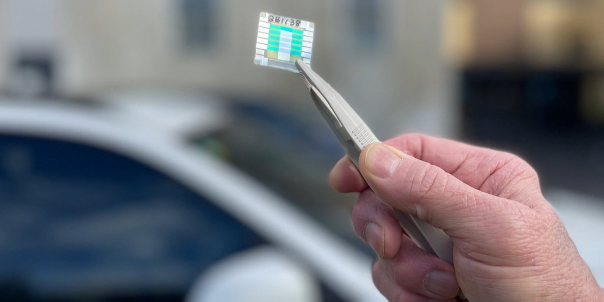 Квантовая батарея, изготовленная в лаборатории квантового производства CSIRO (Фото: скриншот NV)