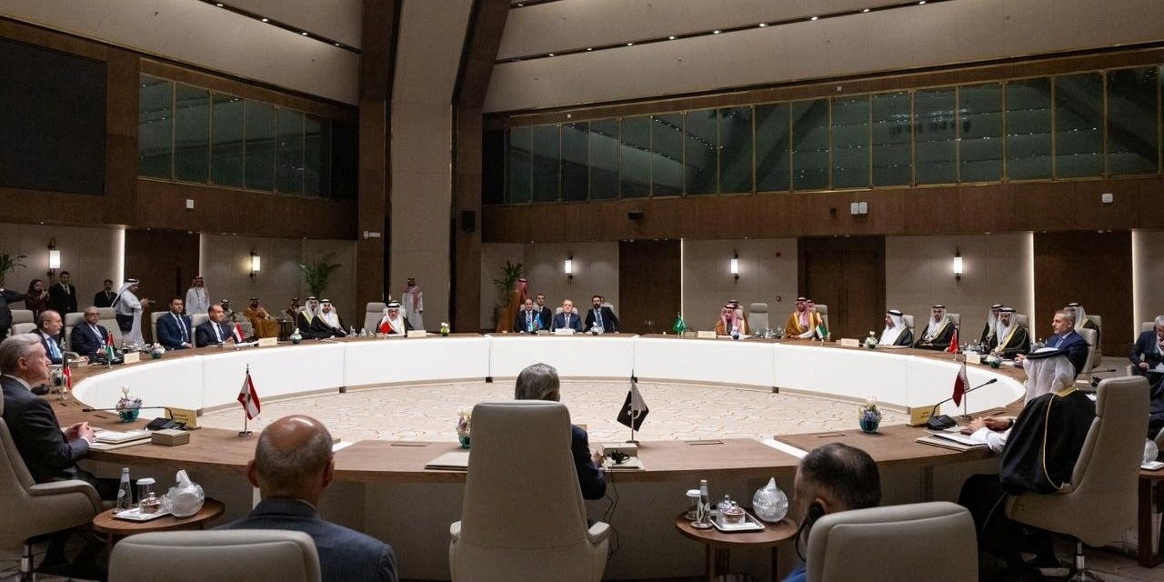 Ministers of Arab and Islamic countries during a regional security meeting in Riyadh, Saudi Arabia, on March 19, 2026 (Photo: Saudi Press Agency/Handout via REUTERS)