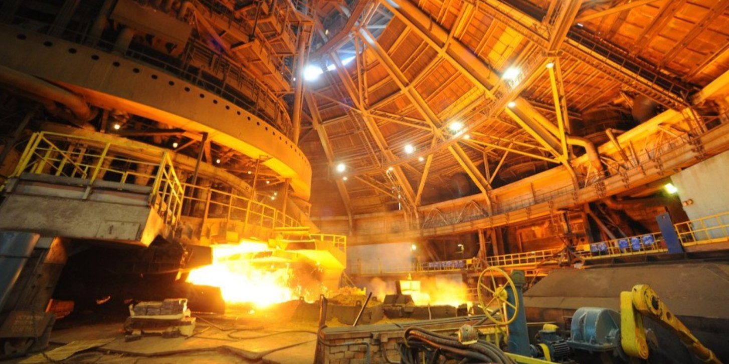 Magnitogorsk Metallurgical Plant reduces production and staff (Photo: ММК)