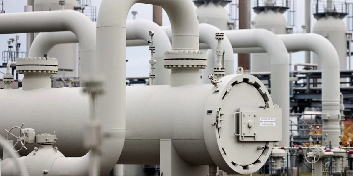 Ukraine has been withdrawing an average of 5 million cubic meters of natural gas per day from underground storage facilities (UGS) with level of gas reserves standing at 9.5 billion cubic meters (Photo: REUTERS/Hannibal Hanschke)