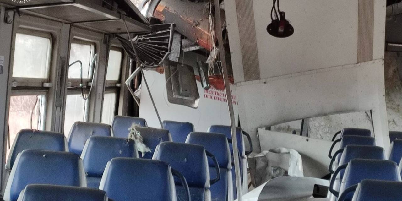 В Харьковской области россияне попали дроном в электропоезд: погиб пассажир, есть пострадавшие